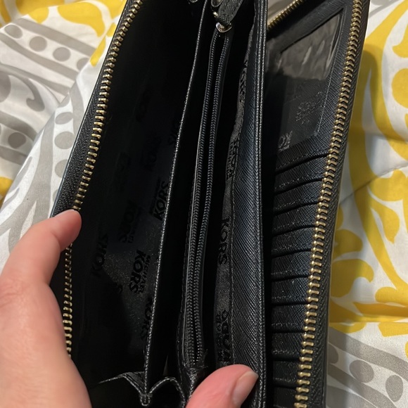 Michael Kors Jet Black wristlet wallet. - Picture 4 of 5